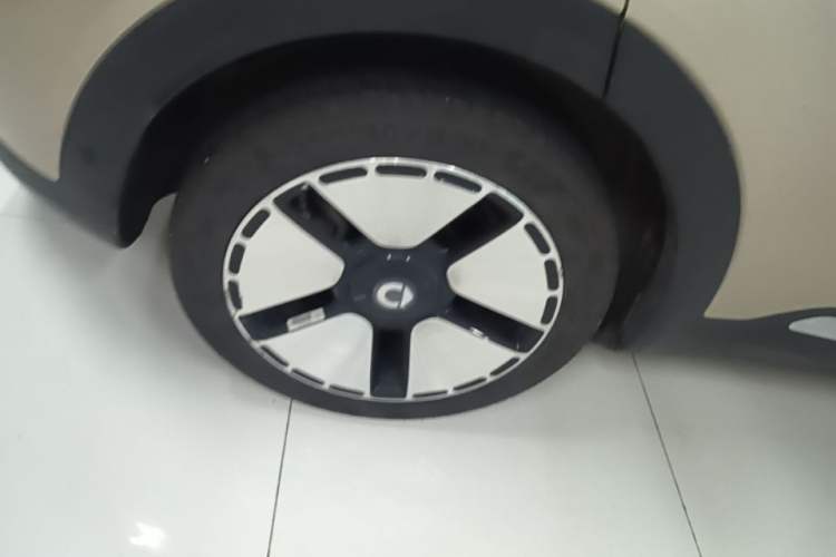 Used smart #5 2024 Long-Range Journey Luxury Edition Right Rear Wheel Hub