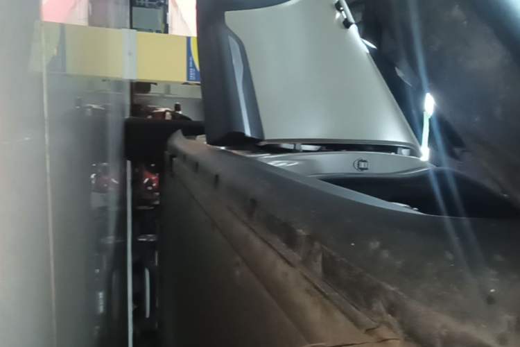 Used smart #5 2024 Long-Range Journey Luxury Edition Right Side Sill