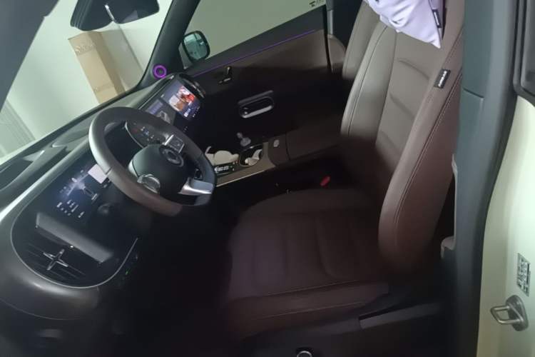 Used smart #5 2024 Long-Range Journey Luxury Edition Left Front Seat