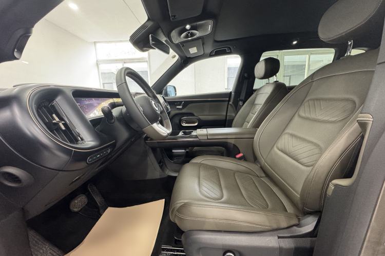 Used smart #5 2024 Jungle Realm Limited Edition Left Front Seat