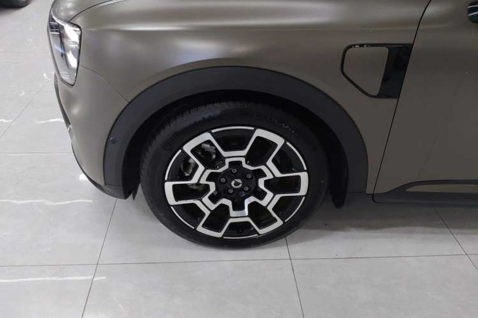 Used smart #5 2024 Jungle Realm Limited Edition Left Front Wheel Hub
