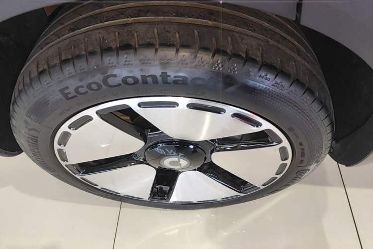 Used smart #5 2024 Ultra-Long Range Extraordinary Journey Luxury Edition Right Rear Wheel Hub