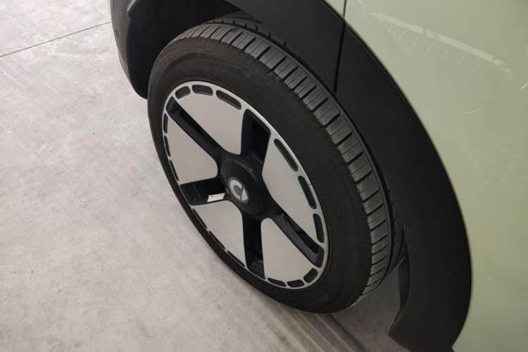 Used smart #5 2024 Ultra-Long Range Extraordinary Journey Luxury Edition Right Rear Wheel Hub