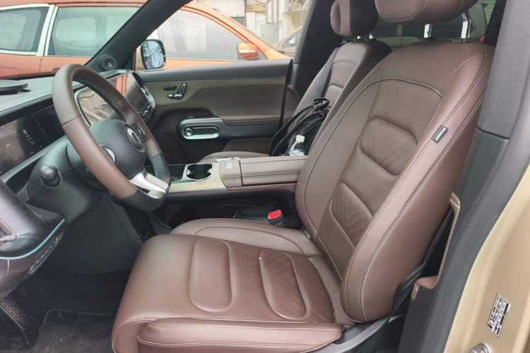 Used smart #5 2024 Long-Range Journey Luxury Edition Left Front Seat