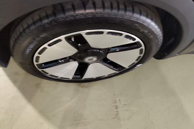 Used smart #5 2024 Ultra-Long Range Extraordinary Journey Luxury Edition Left Front Wheel Hub