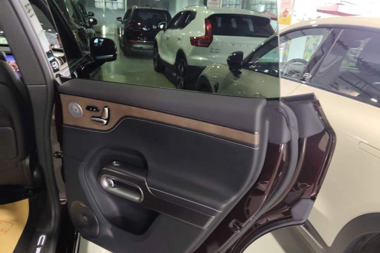 Used smart #5 2024 Ultra-Long Range Extraordinary Journey Luxury Edition Right Rear Door Interior