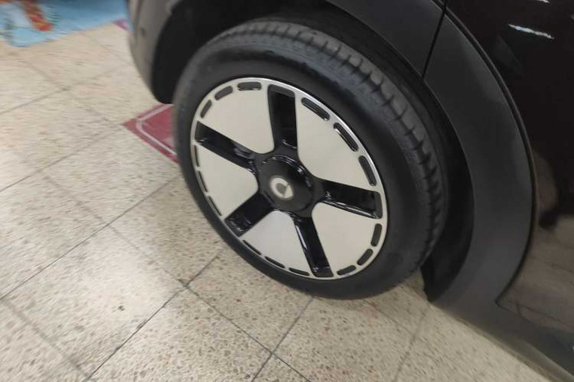 Used smart #5 2024 Long-Range Journey Luxury Edition Right Rear Wheel Hub