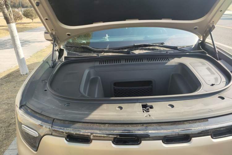 Used smart #5 2024 Long-Range Journey Luxury Edition Engine Bay Right