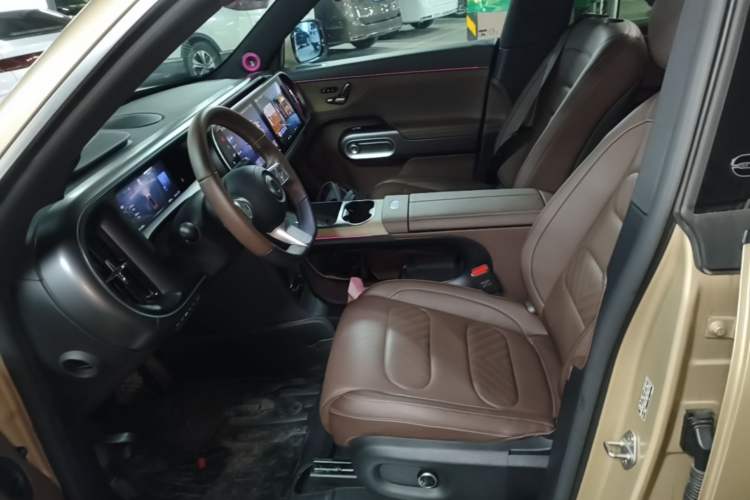Used smart #5 2024 Long-Range Journey Luxury Edition Left Front Seat