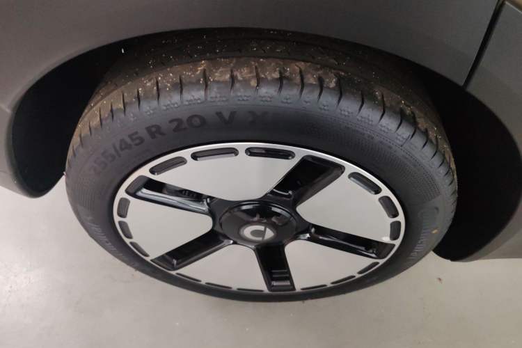 Used smart #5 2024 Long-Range Journey Luxury Edition Right Rear Wheel Hub