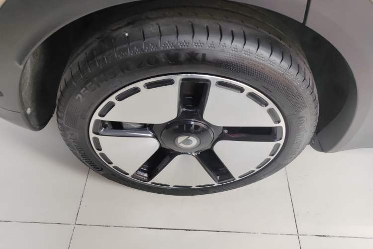 Used smart #5 2024 Ultra-Long Range Extraordinary Journey Luxury Edition Right Rear Wheel Hub