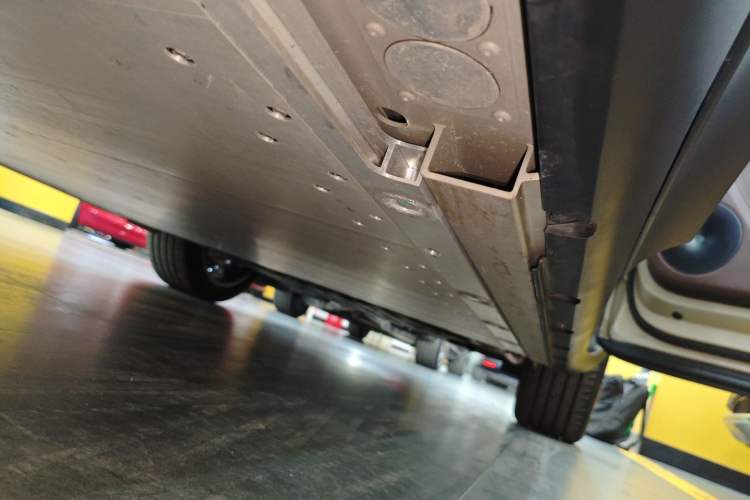 Used smart #5 2024 Long-Range Journey Luxury Edition Right Side Sill