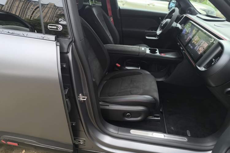 Used smart #5 2025 BRABUS Supercharged Edition Right Front Seat