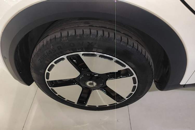 Used smart #5 2025 Ultra-Long Range Luxury Four-Wheel Drive Edition Left Front Wheel Hub