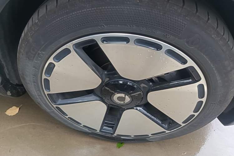 Used smart #5 2025 Ultra-Long Range Luxury Four-Wheel Drive Edition Right Front Wheel Hub