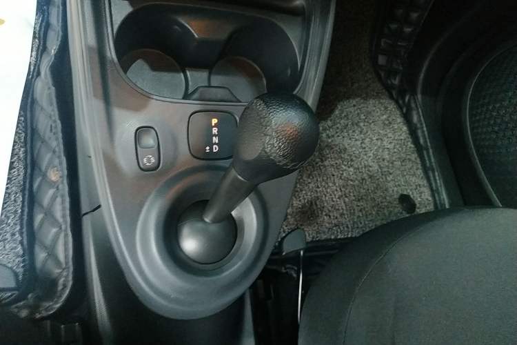 Used smart forfour 2018 1.0L 52 kW Dynamic Edition Gear Lever