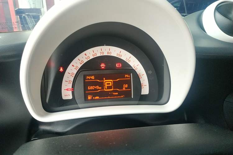 Used smart forfour 2018 1.0L 52 kW Dynamic Edition Instrument Cluster