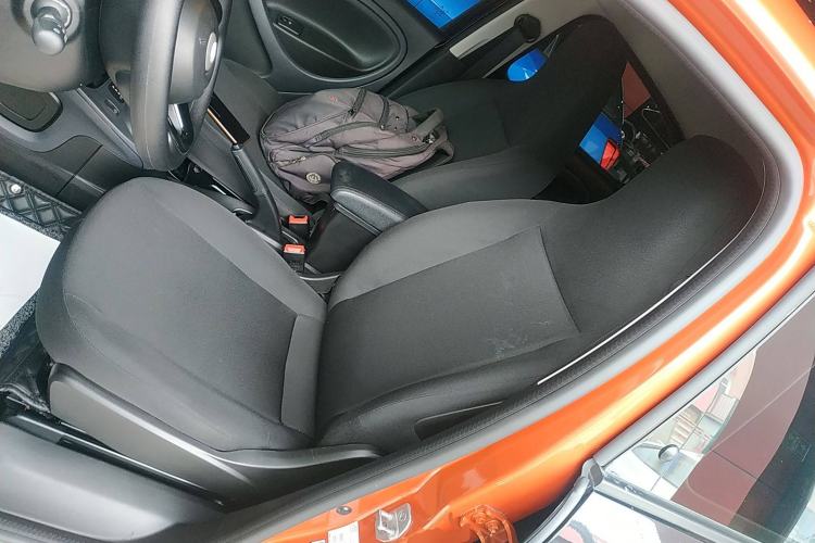 Used smart forfour 2018 1.0L 52 kW Dynamic Edition Left Front Seat
