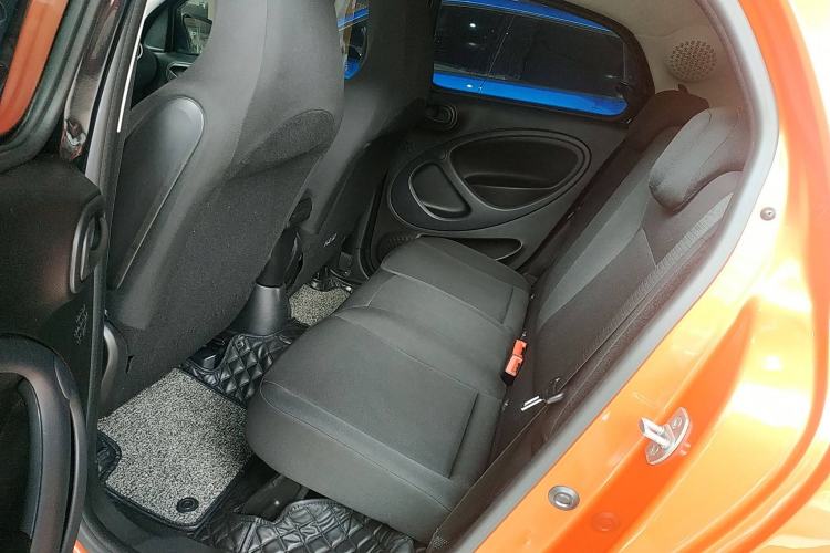 Used smart forfour 2018 1.0L 52 kW Dynamic Edition Left Rear Seat