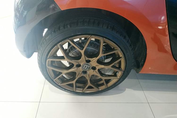 Used smart forfour 2018 1.0L 52 kW Dynamic Edition Right Rear Wheel Hub