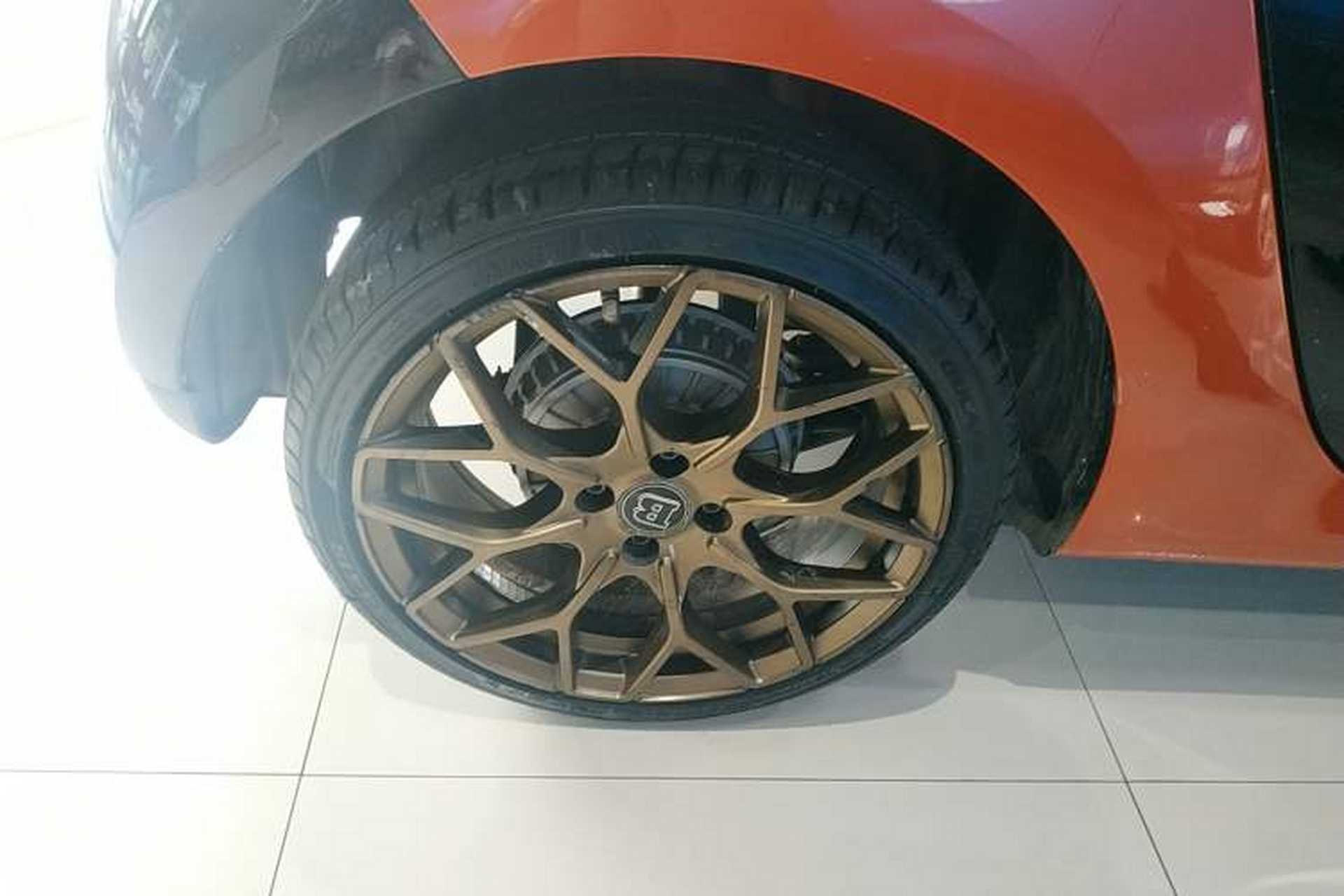 Used smart forfour 2018 1.0L 52 kW Dynamic Edition Right Rear Wheel Hub
