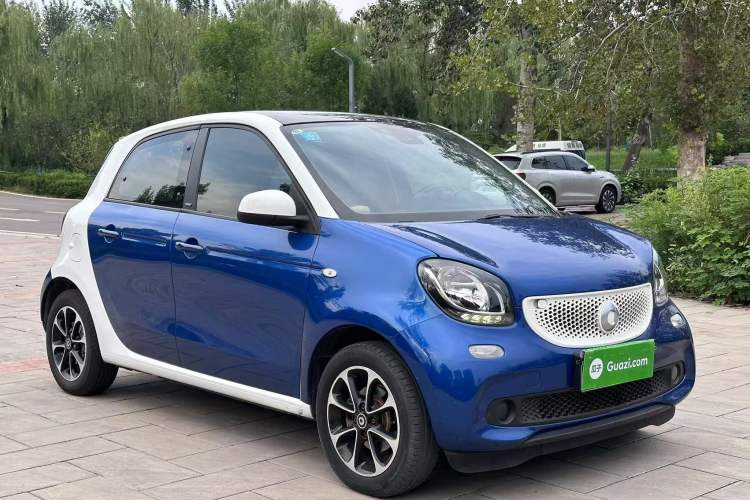 Used smart forfour 2016 1.0L 52 kW Passion Edition Exterior 1