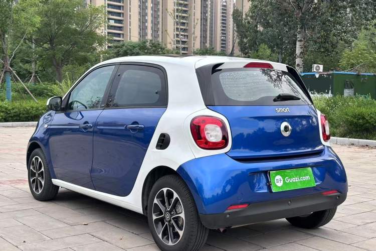 Used smart forfour 2016 1.0L 52 kW Passion Edition Exterior 3
