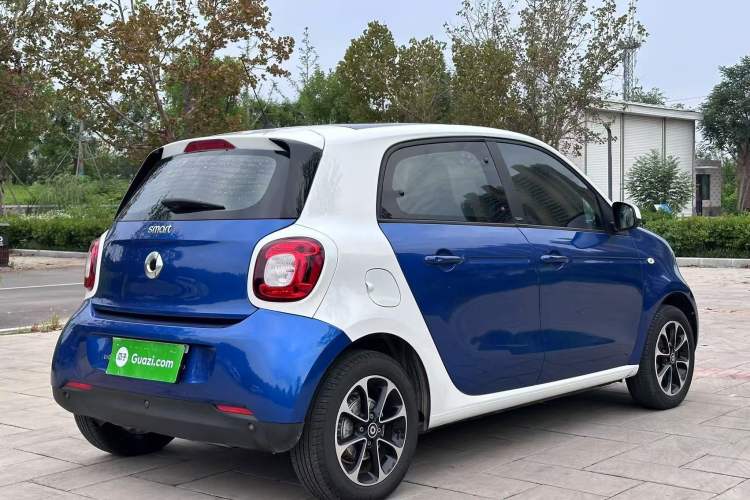 Used smart forfour 2016 1.0L 52 kW Passion Edition Exterior 5