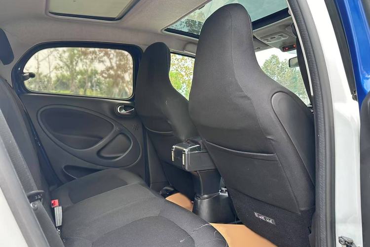 Used smart forfour 2016 1.0L 52 kW Passion Edition Interior 6