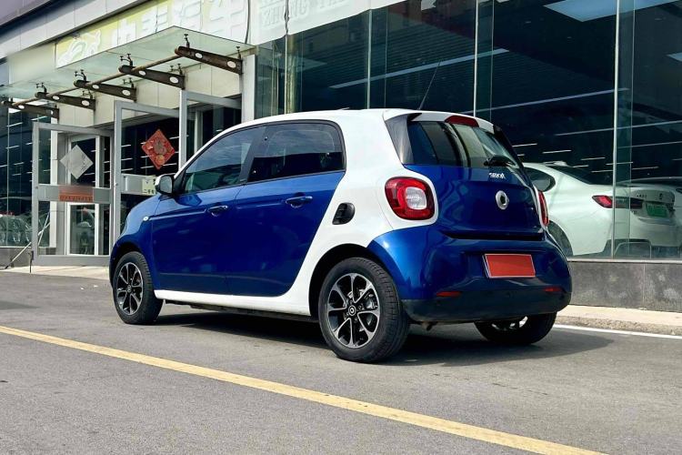 Used smart forfour 2016 1.0L 52 kW Passion Edition Exterior 3