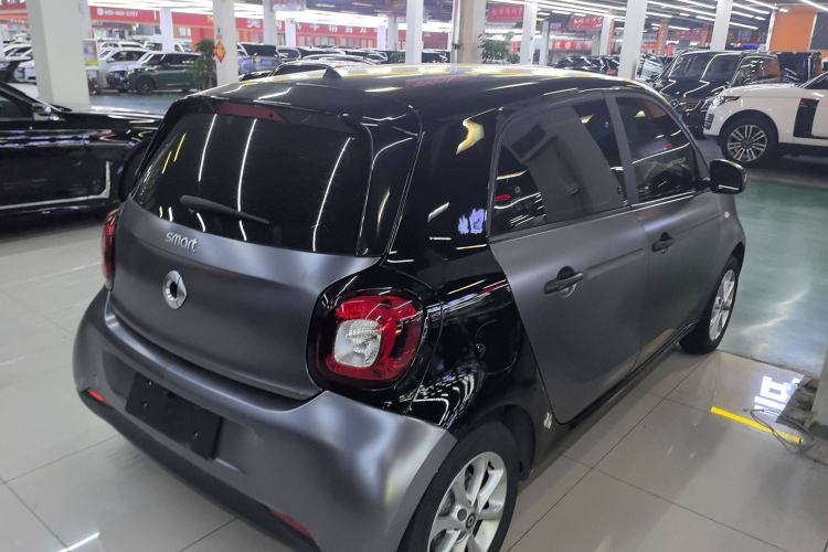 Used smart forfour 2018 1.0L 52 kW Dynamic Edition Exterior 3
