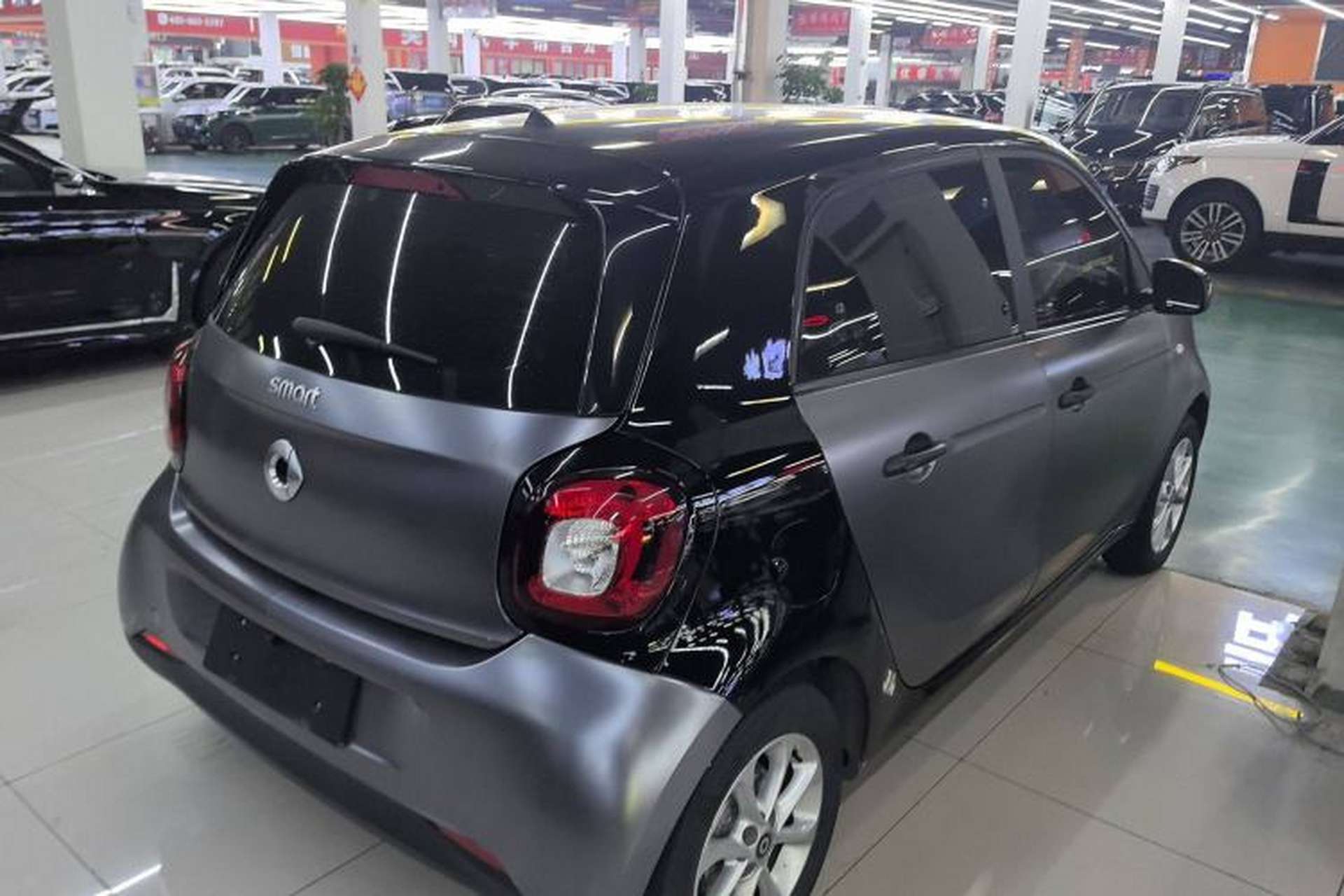Used smart forfour 2018 1.0L 52 kW Dynamic Edition Exterior 3