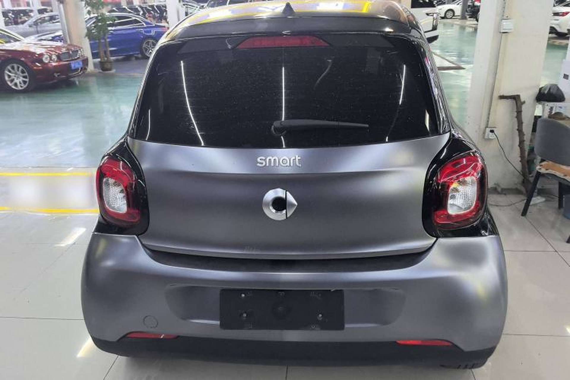 Used smart forfour 2018 1.0L 52 kW Dynamic Edition Exterior 4