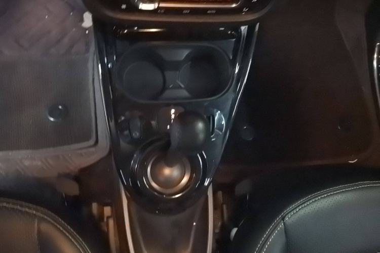 Used smart forfour 2018 1.0L 52 kW Dynamic Edition Interior 6