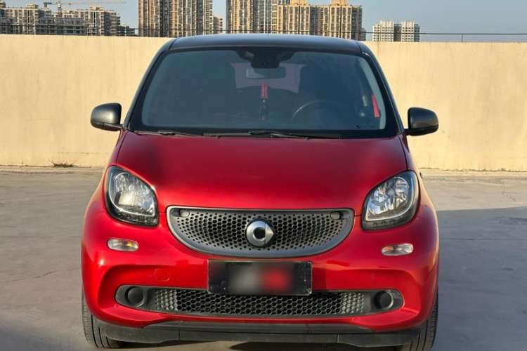 Used smart forfour 2016 0.9T 66 kW Pioneer Edition Exterior 1