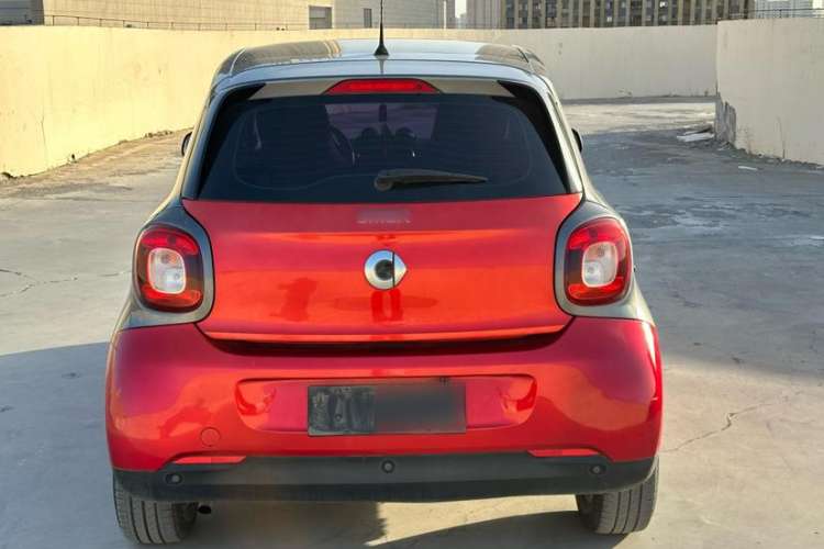 Used smart forfour 2016 0.9T 66 kW Pioneer Edition Exterior 3