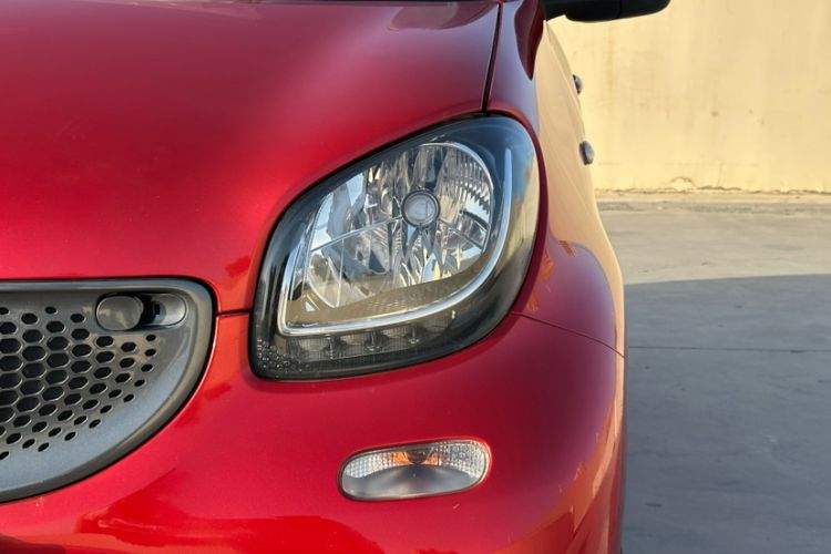 Used smart forfour 2016 0.9T 66 kW Pioneer Edition Exterior 5