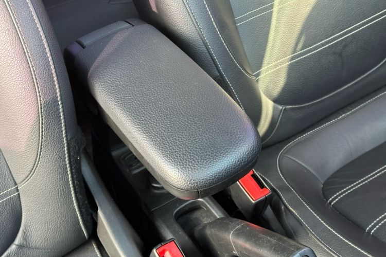 Used smart forfour 2016 0.9T 66 kW Pioneer Edition Interior 9