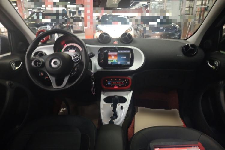 Used smart forfour 2016 0.9T 66 kW Pioneer Edition Center Console