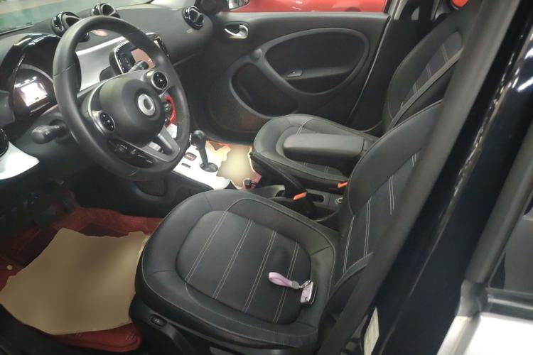 Used smart forfour 2016 0.9T 66 kW Pioneer Edition Left Front Seat