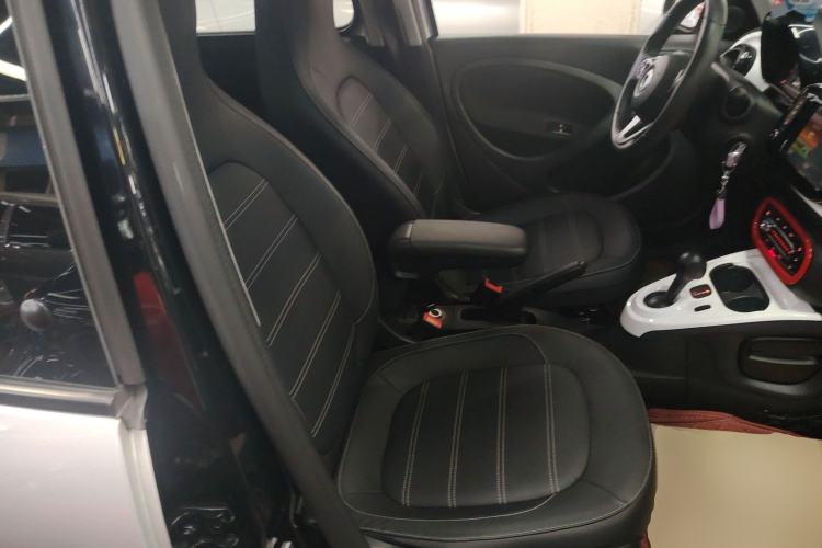 Used smart forfour 2016 0.9T 66 kW Pioneer Edition Right Front Seat