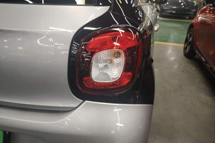 Used smart forfour 2016 0.9T 66 kW Pioneer Edition Right Rear Taillight