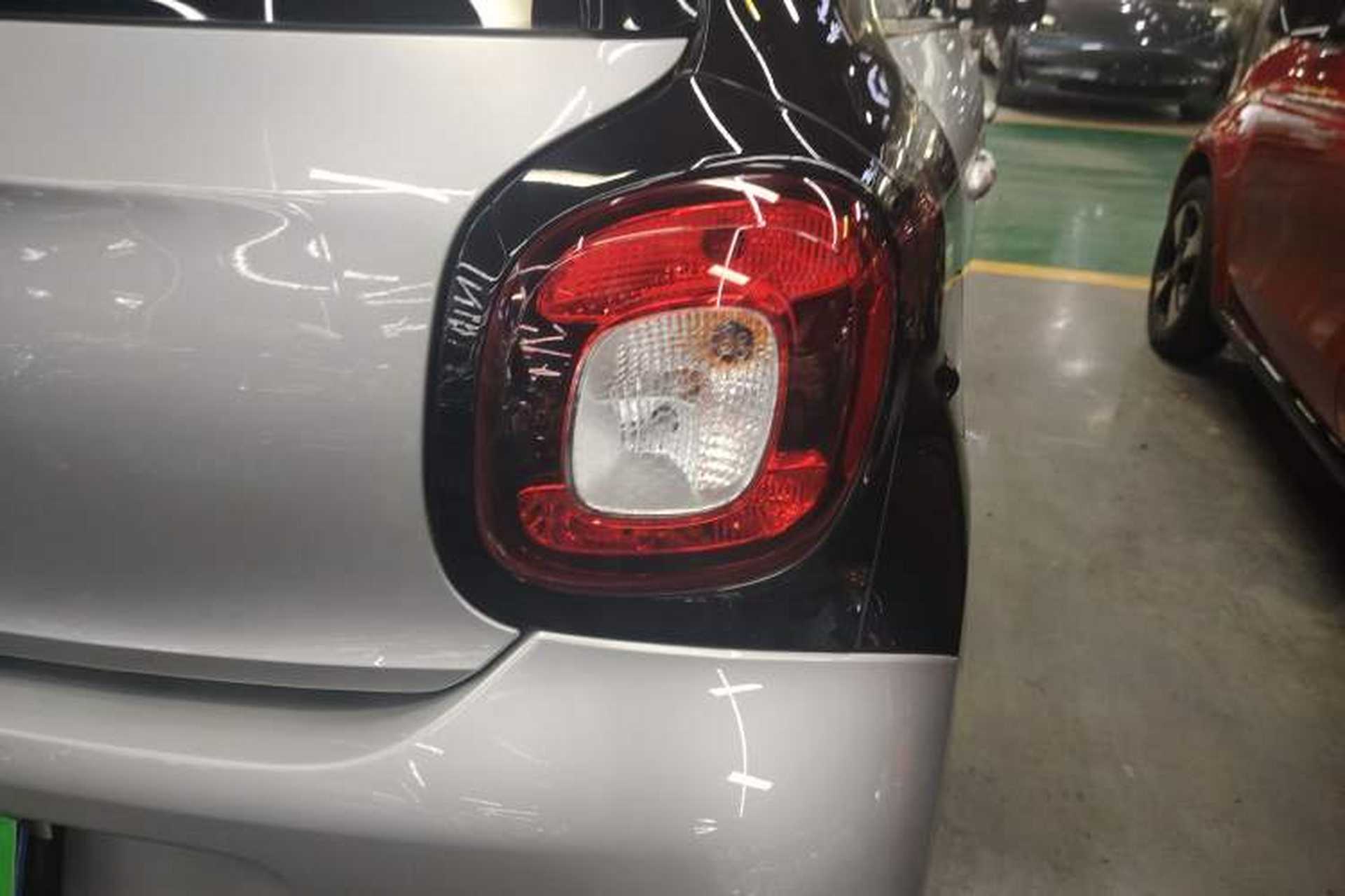 Used smart forfour 2016 0.9T 66 kW Pioneer Edition Right Rear Taillight
