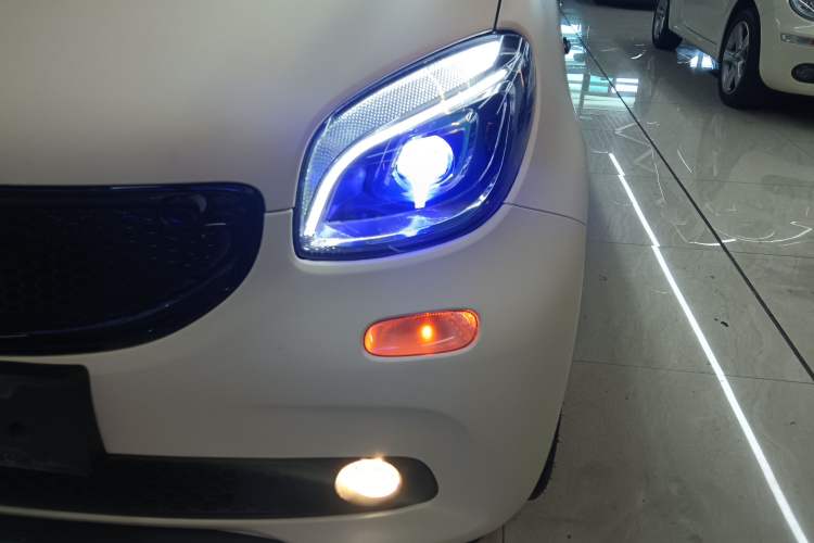 Used smart forfour 2016 0.9T 66 kW Ultimate Edition Left Front Headlight