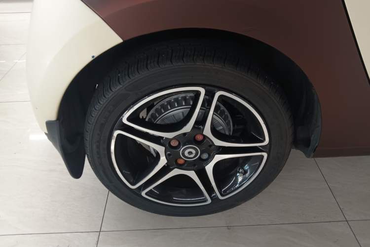 Used smart forfour 2016 0.9T 66 kW Ultimate Edition Right Rear Wheel Hub