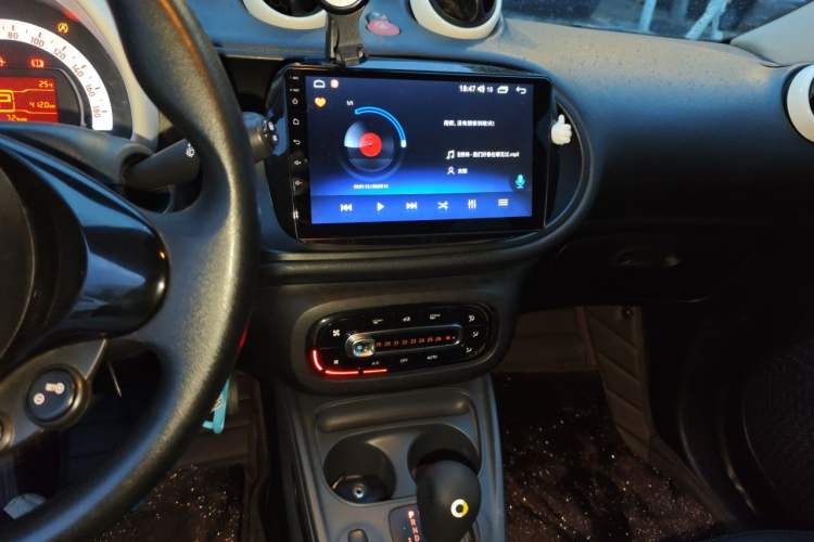 Used smart forfour 2016 1.0L 52 kW Dynamic Edition Audio And AC Panel