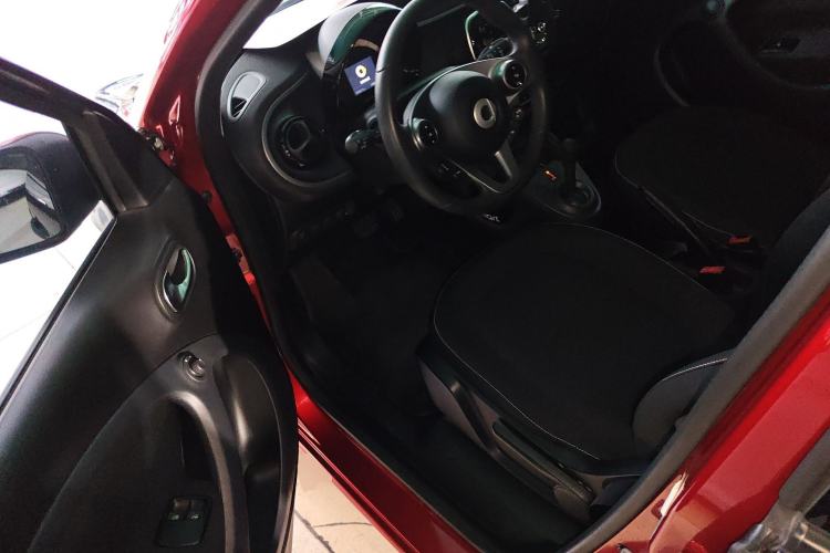 Used smart forfour 2016 1.0L 52 kW Passion Edition Driver Seat