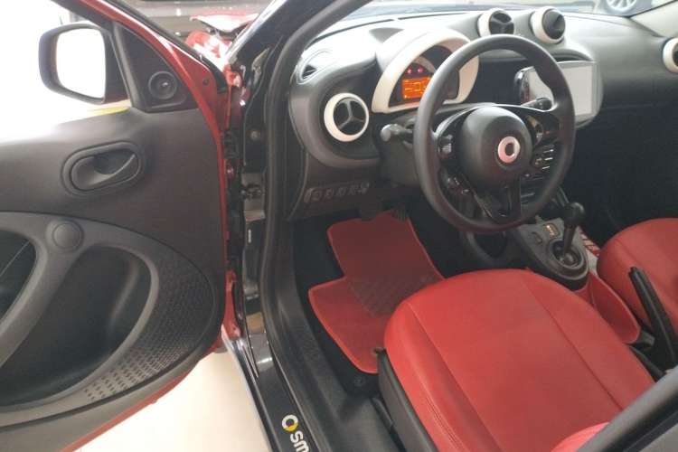 Used smart forfour 2016 1.0L 52 kW Dynamic Edition Driver Seat