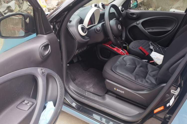 Used smart forfour 2016 1.0L 52 kW Dynamic Edition Driver Seat