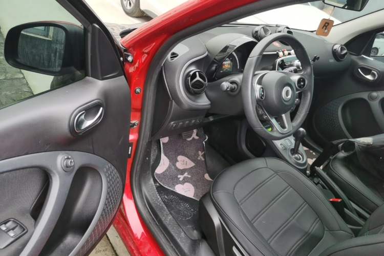 Used smart forfour 2016 1.0L 52 kW Passion Edition Driver Seat